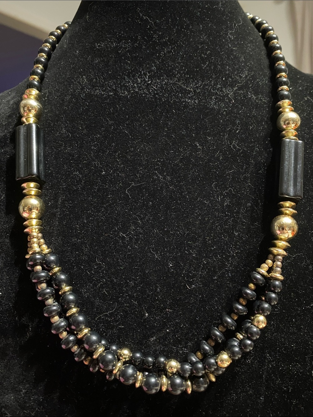 VTG Black and Gold Beaded Necklace